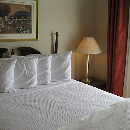 Chisholm Suite Hotel Duncan Kamer foto