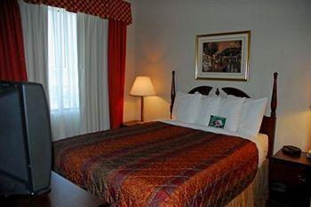 Chisholm Suite Hotel Duncan Buitenkant foto