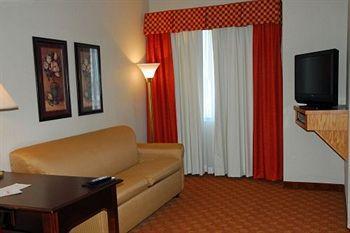 Chisholm Suite Hotel Duncan Buitenkant foto