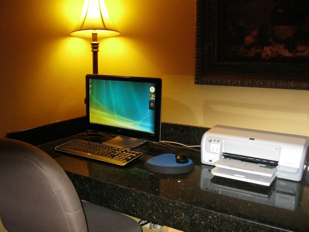 Chisholm Suite Hotel Duncan Kamer foto