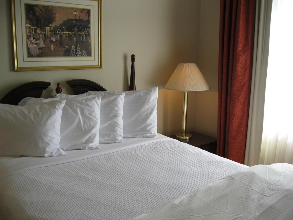 Chisholm Suite Hotel Duncan Kamer foto